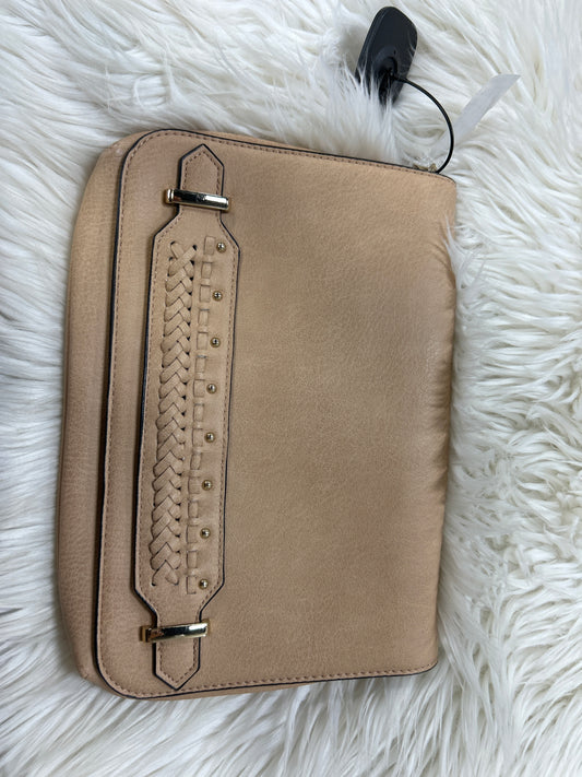 Crossbody By Clothes Mentor In Beige, Size:Medium