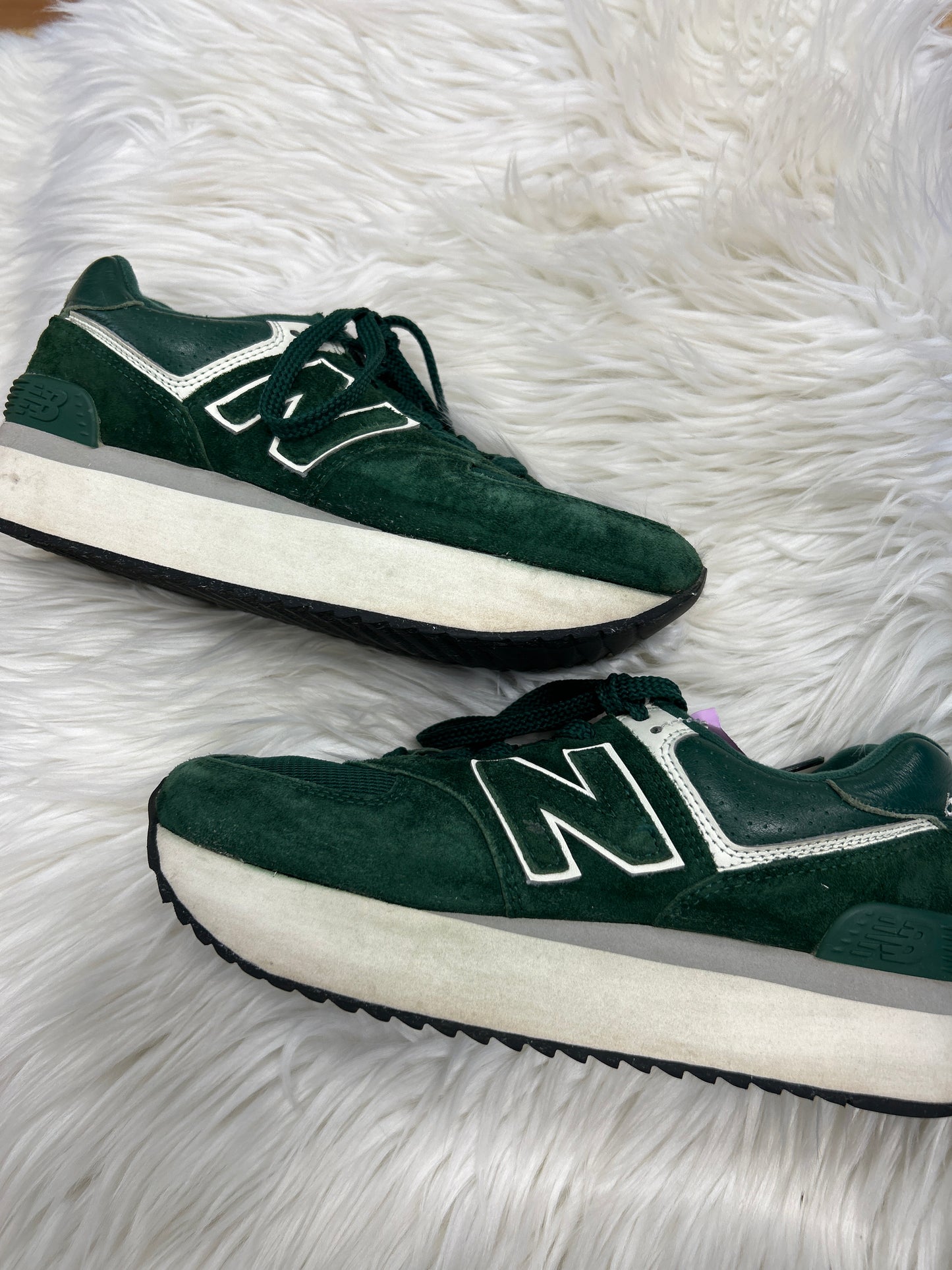 Shoes Sneakers By New Balance In Green, Size:8