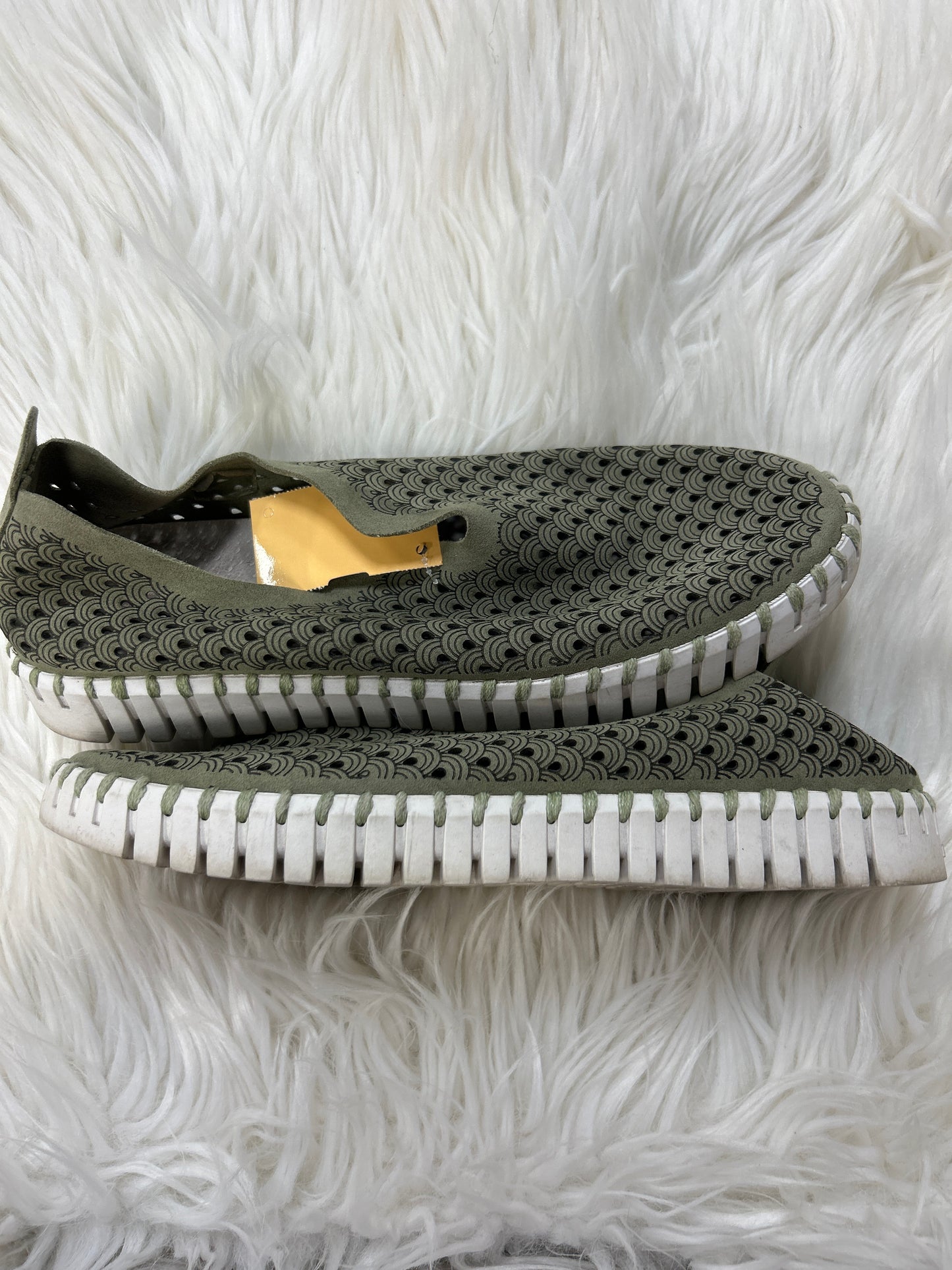 Shoes Flats By Clothes Mentor In Green, Size:6.5