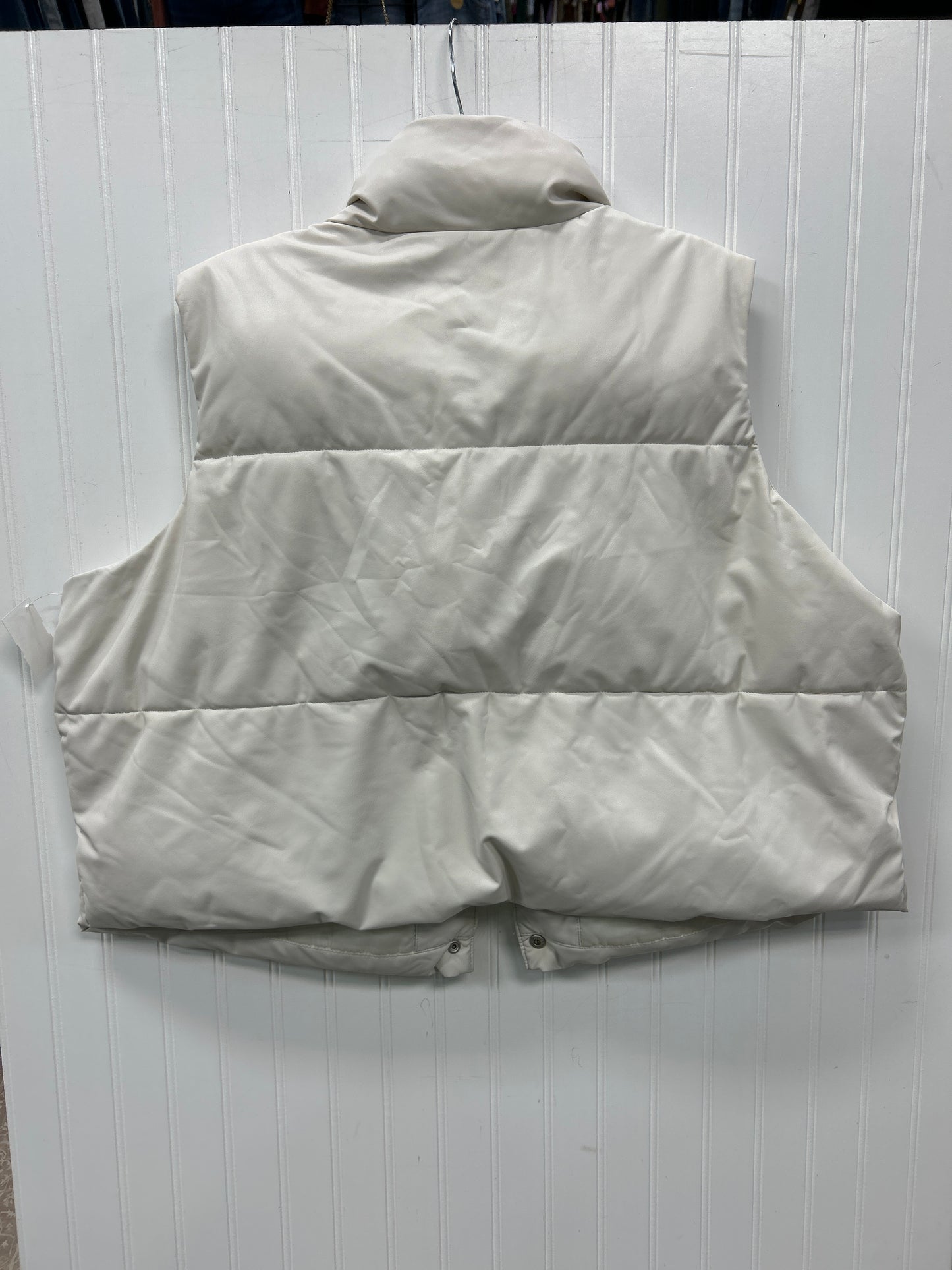 Vest Puffer & Quilted By Old Navy In Cream, Size:2X