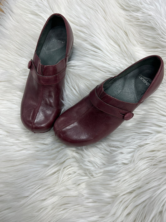 Shoes Flats By Dansko In Red, Size:10