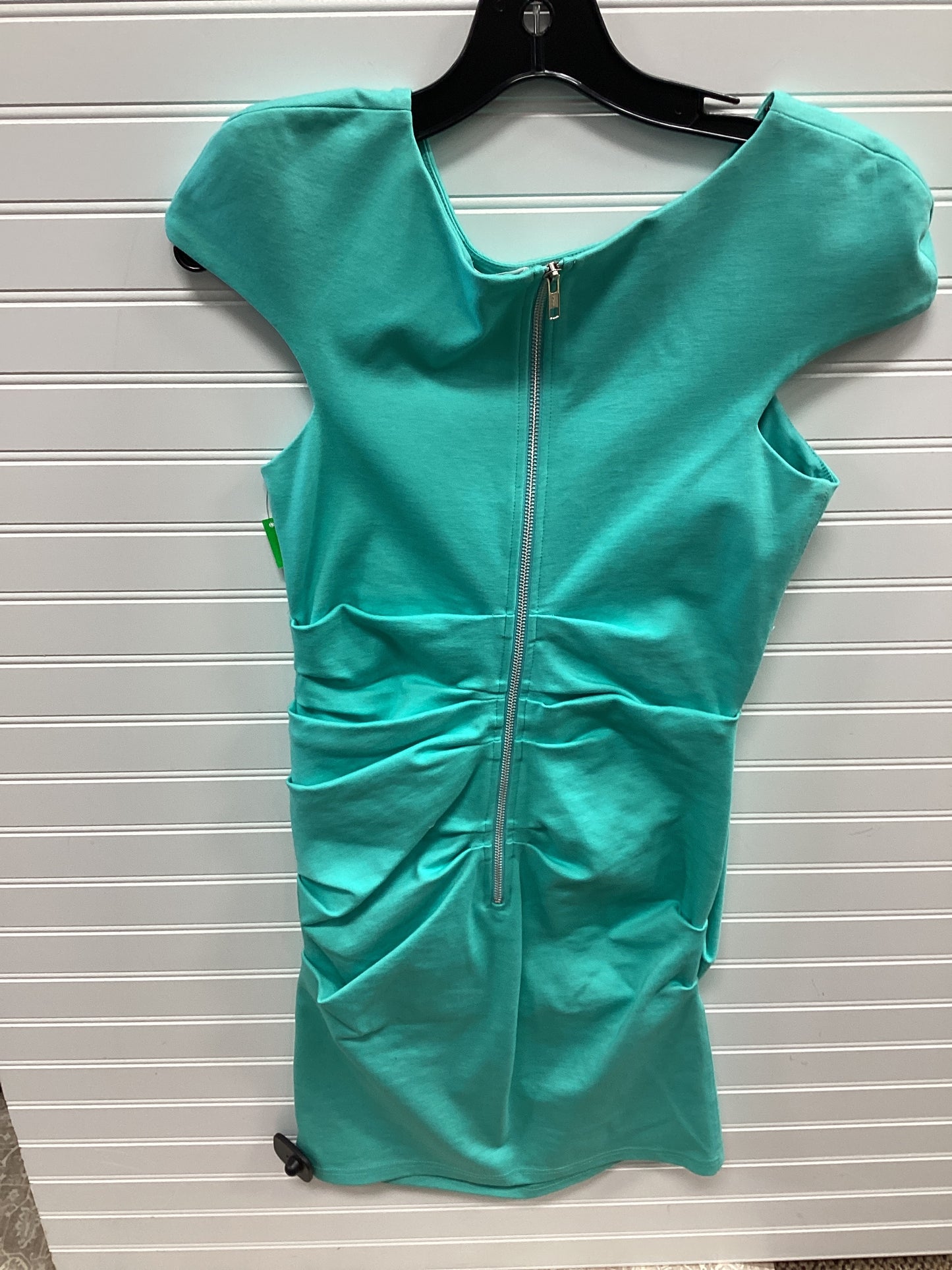 Dress Casual Short By Talulah In Green, Size:M