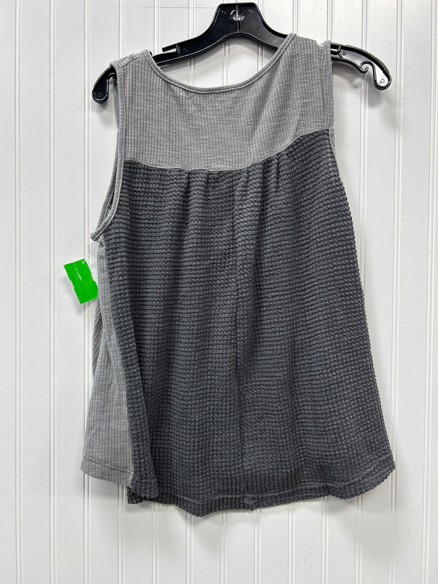 Top Sleeveless By Pol In Grey, Size:S
