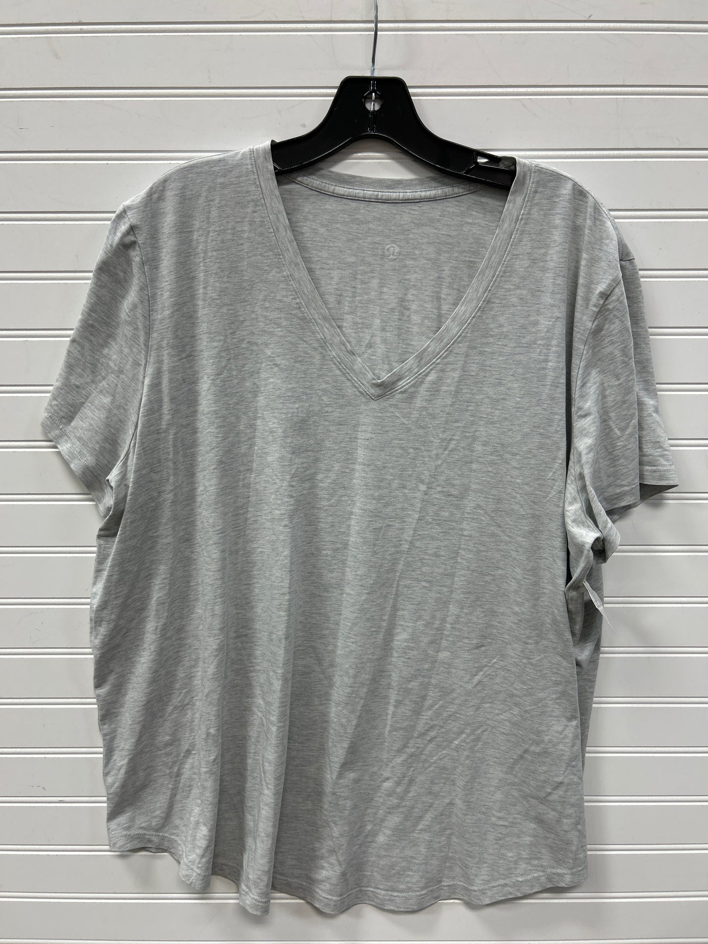 Athletic Top Ss By Lululemon In Grey, Size:L
