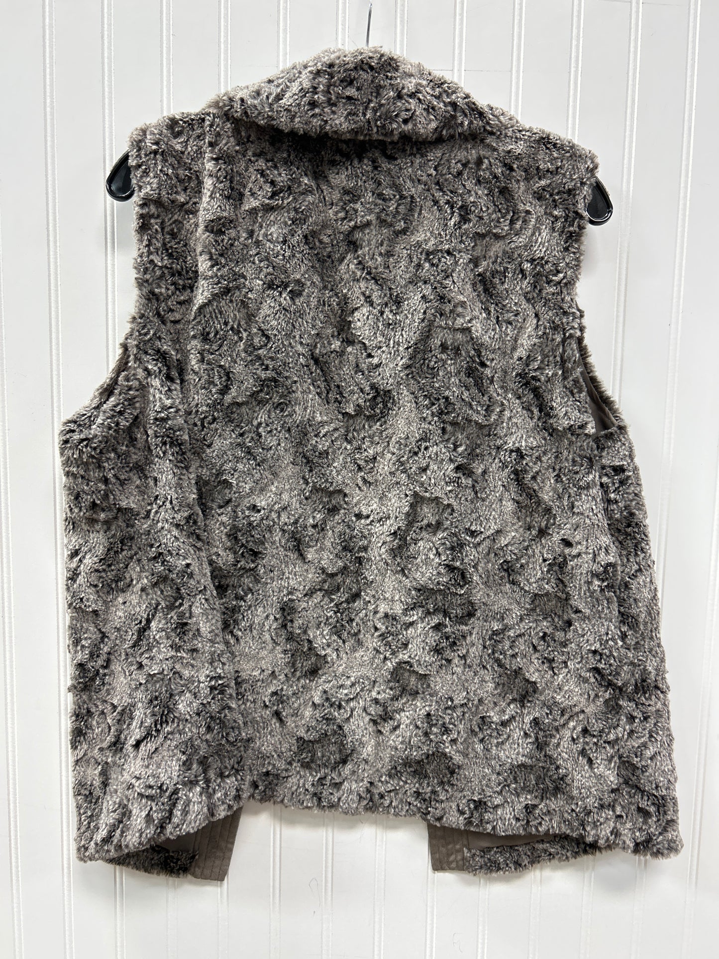 Vest Faux Fur & Sherpa By Chicos In Grey, Size:M