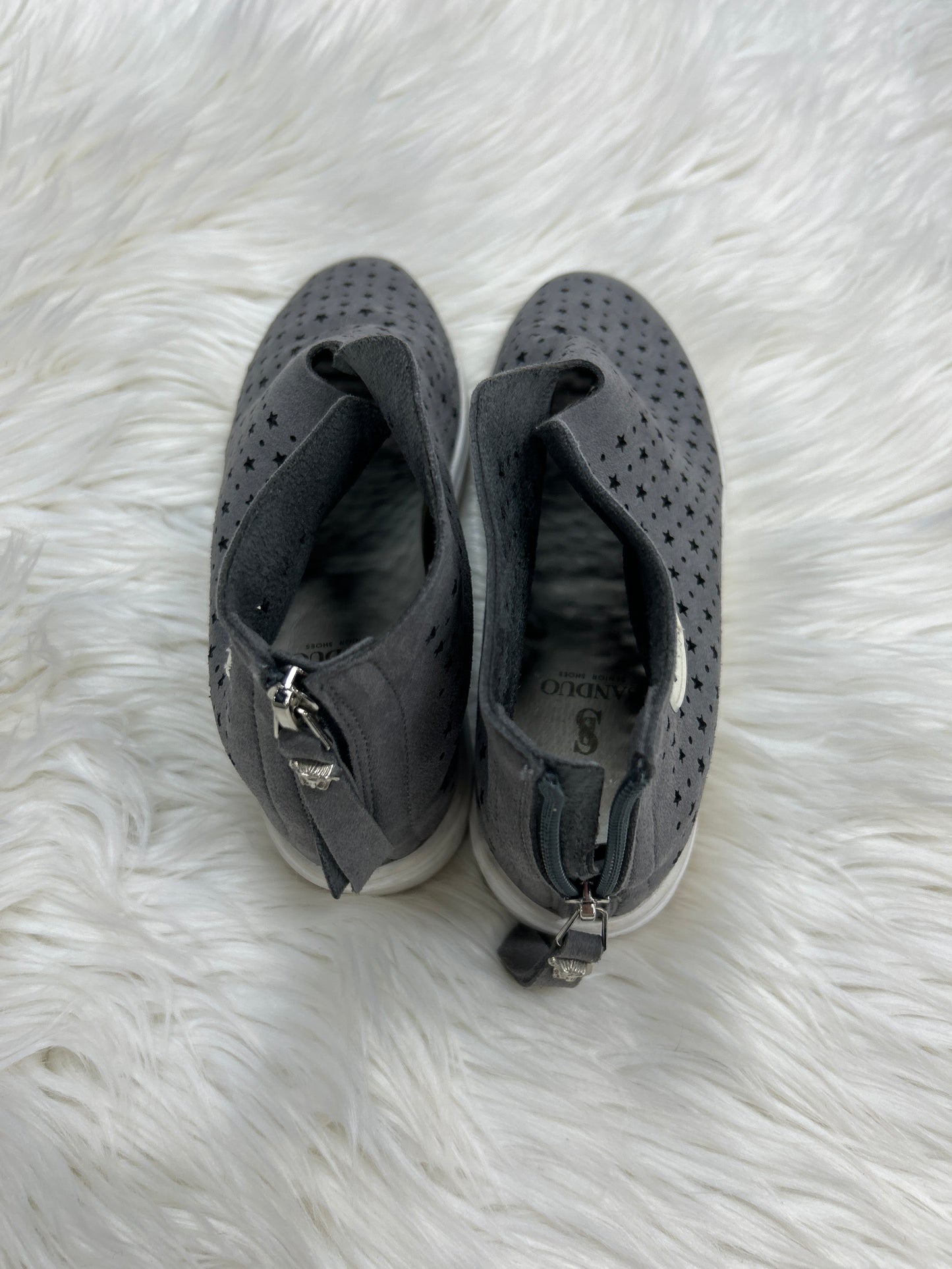 Shoes Sneakers By Cmc In Grey, Size:7