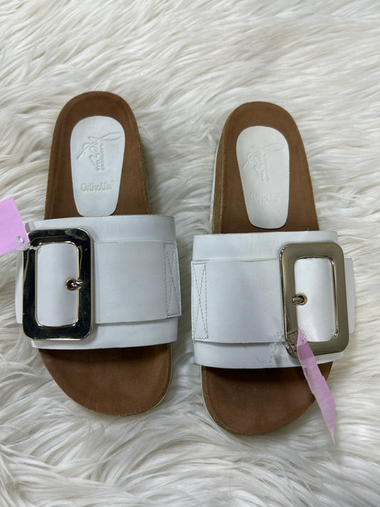 Sandals Flats By Cmc In White, Size:6.5