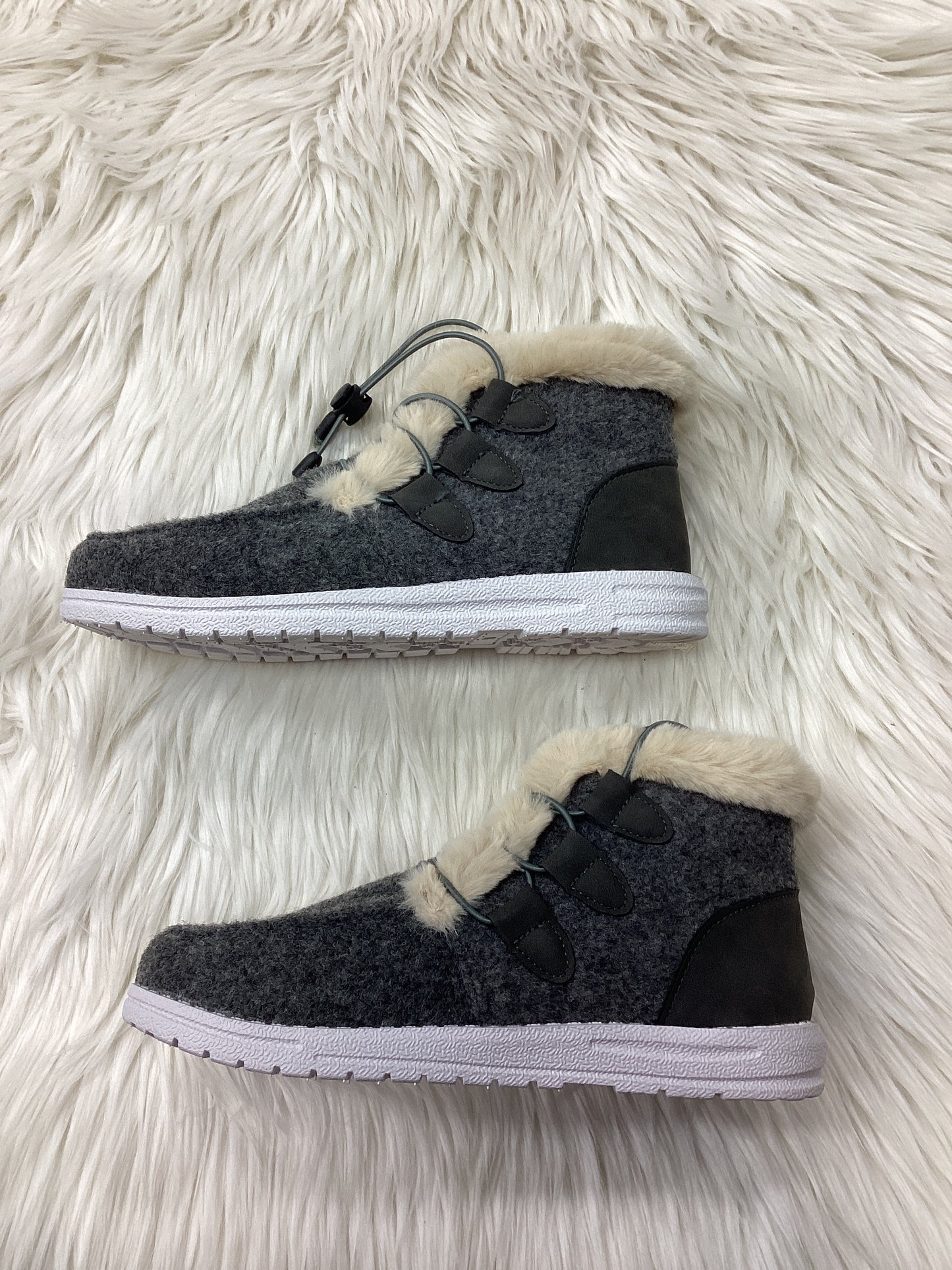 Shoes Flats By Clothes Mentor In Grey, Size:7.5