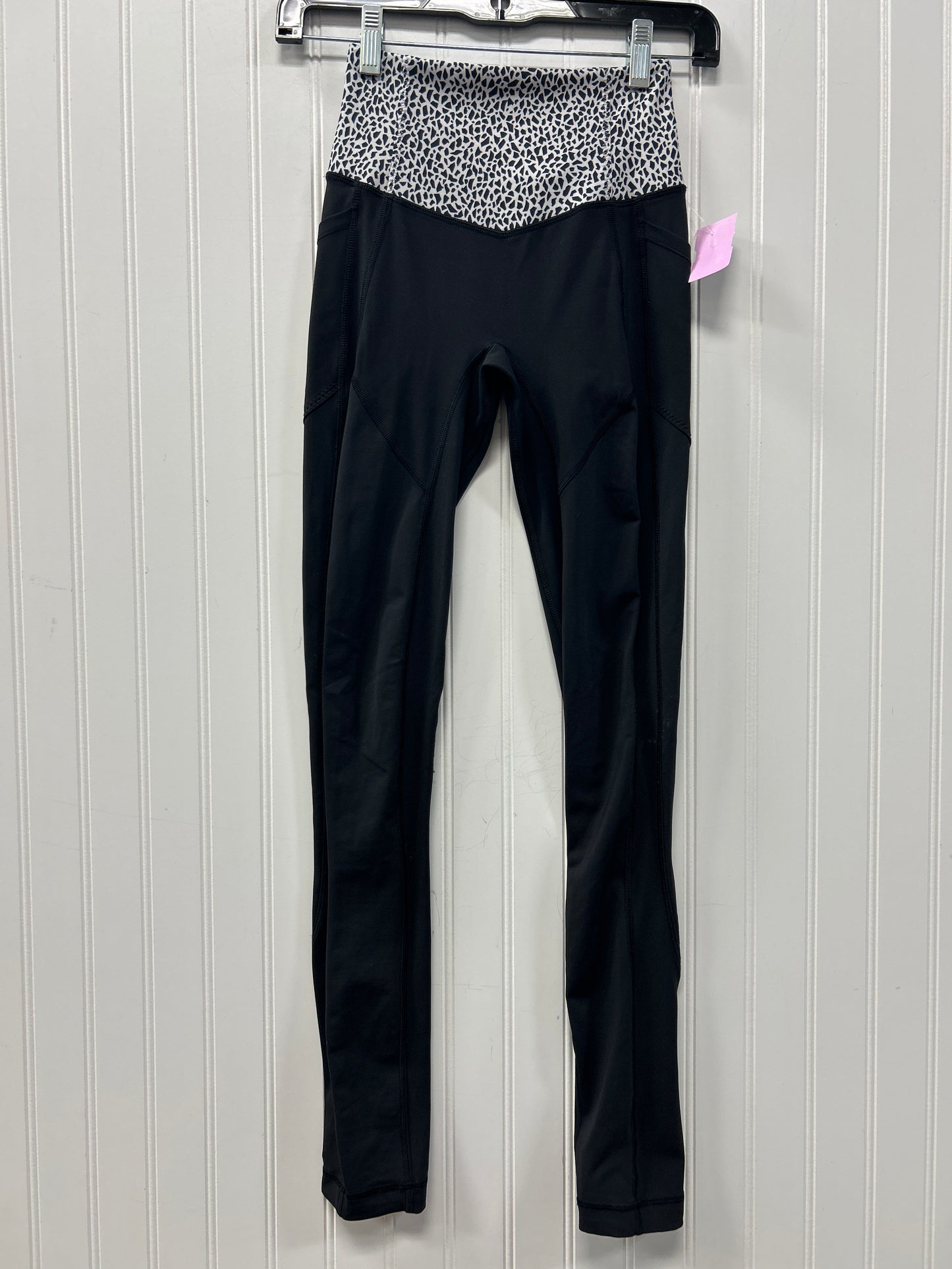 Athletic Leggings By Lululemon In Black, Size:2