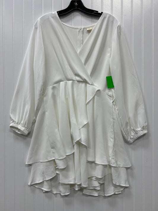 Dress Casual Short By Cmc In White, Size:M