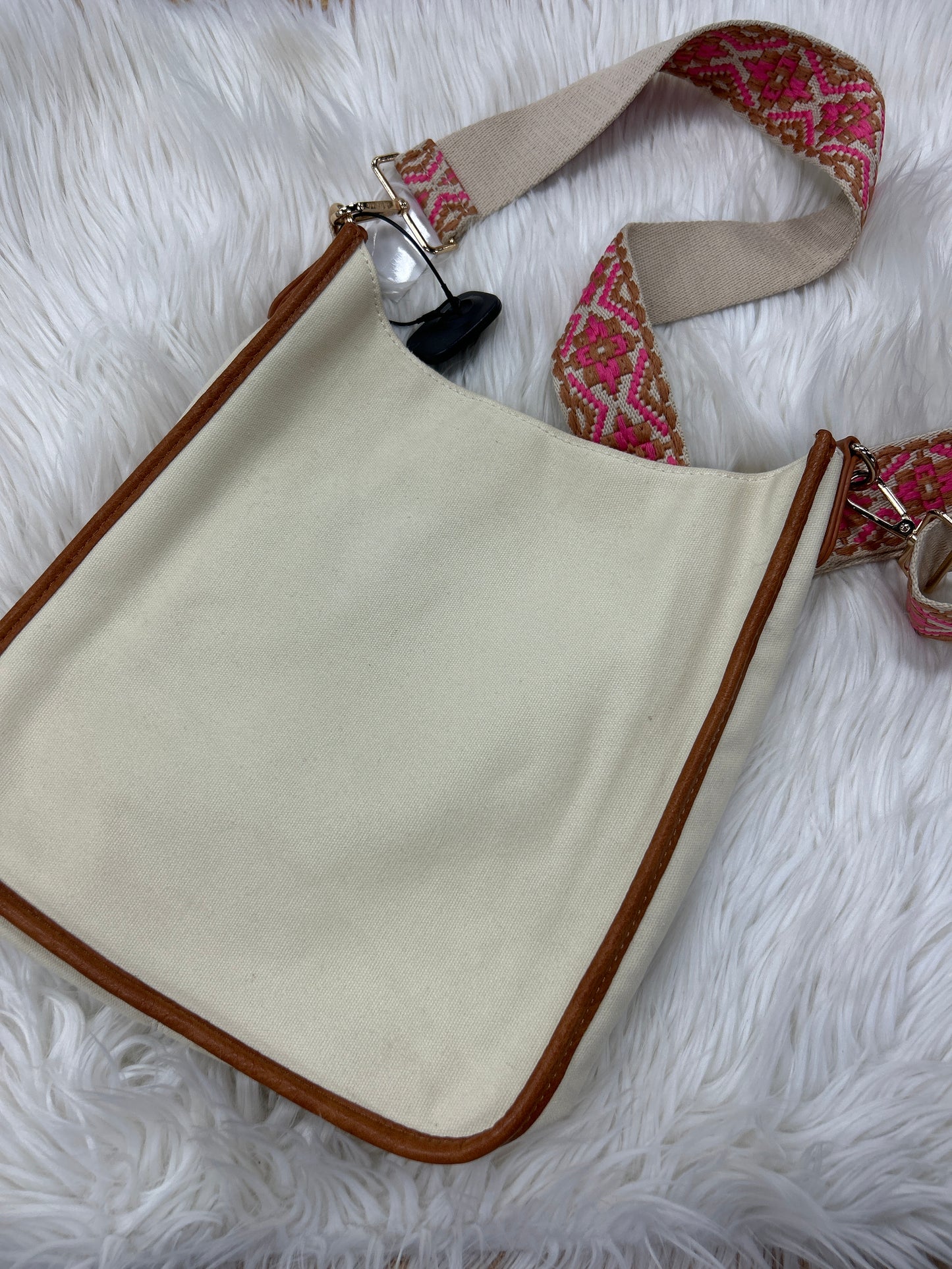 Crossbody By Cmc In Cream, Size:Large