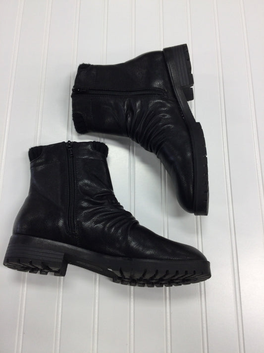 Boots Ankle Flats By Bare Traps In Black, Size:7.5