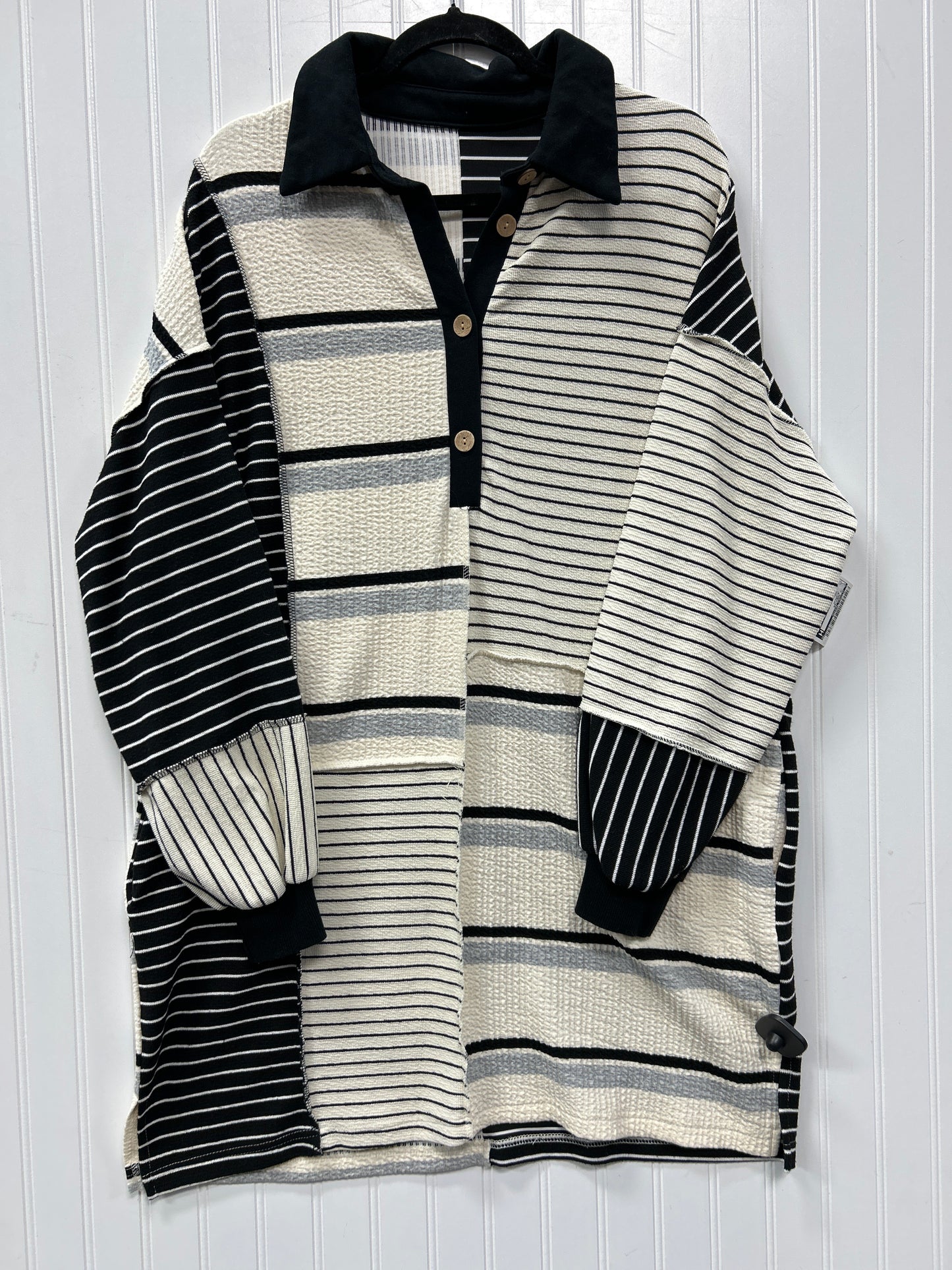 Dress Sweater By Clothes Mentor In Black & Cream, Size:Xl