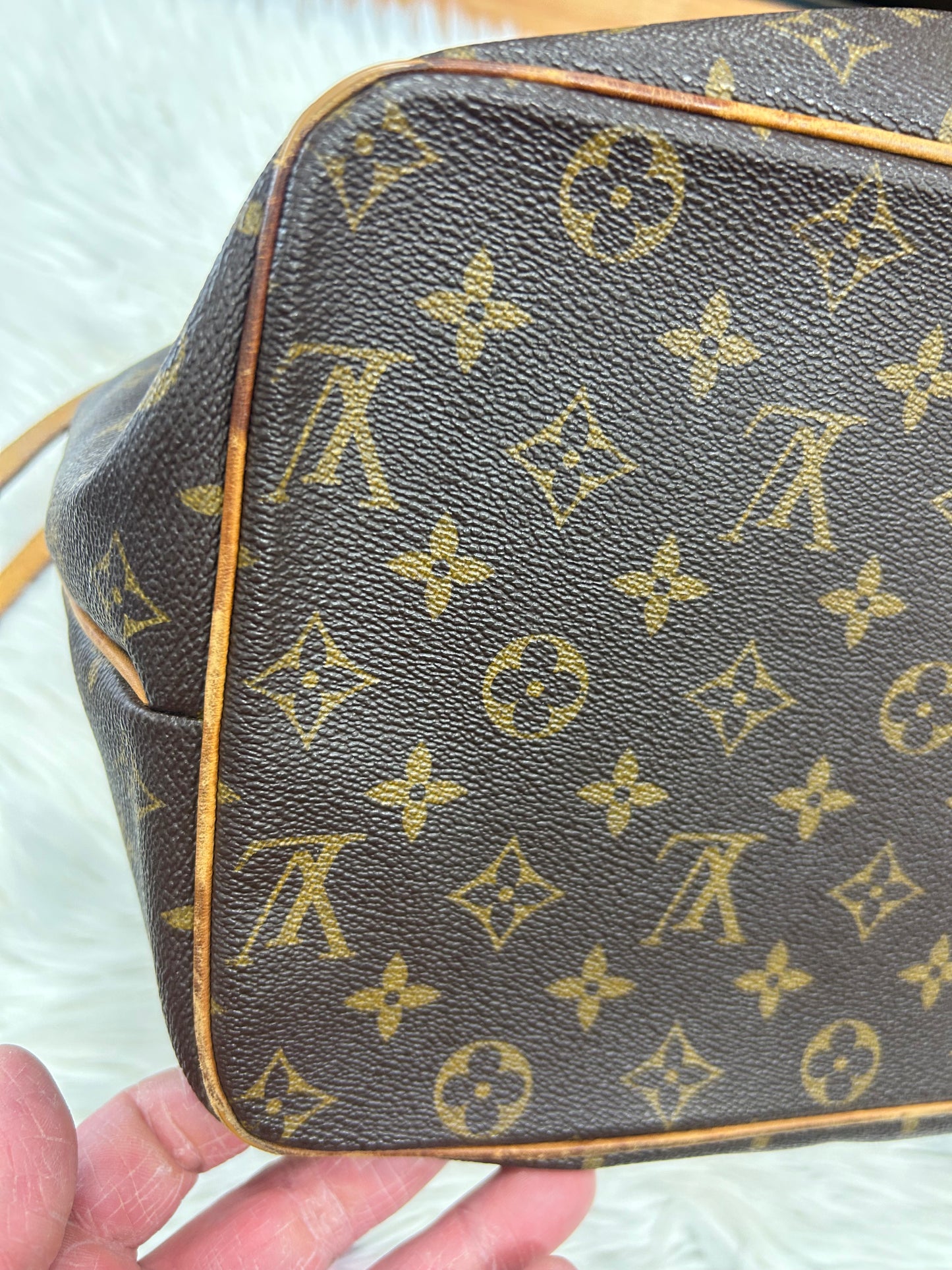 Handbag Luxury Designer By Louis Vuitton In Brown, Size:Large